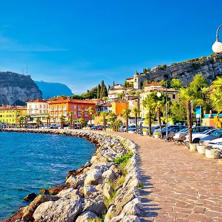 Appartamento Yellow, Orange And Blue Desenzano