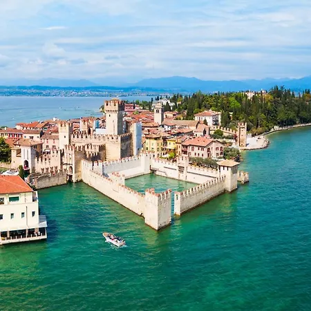Yellow, Orange And Blue Desenzano Appartamento Desenzano del Garda