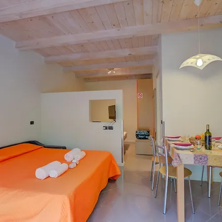 Appartamento Yellow, Orange And Blue Desenzano